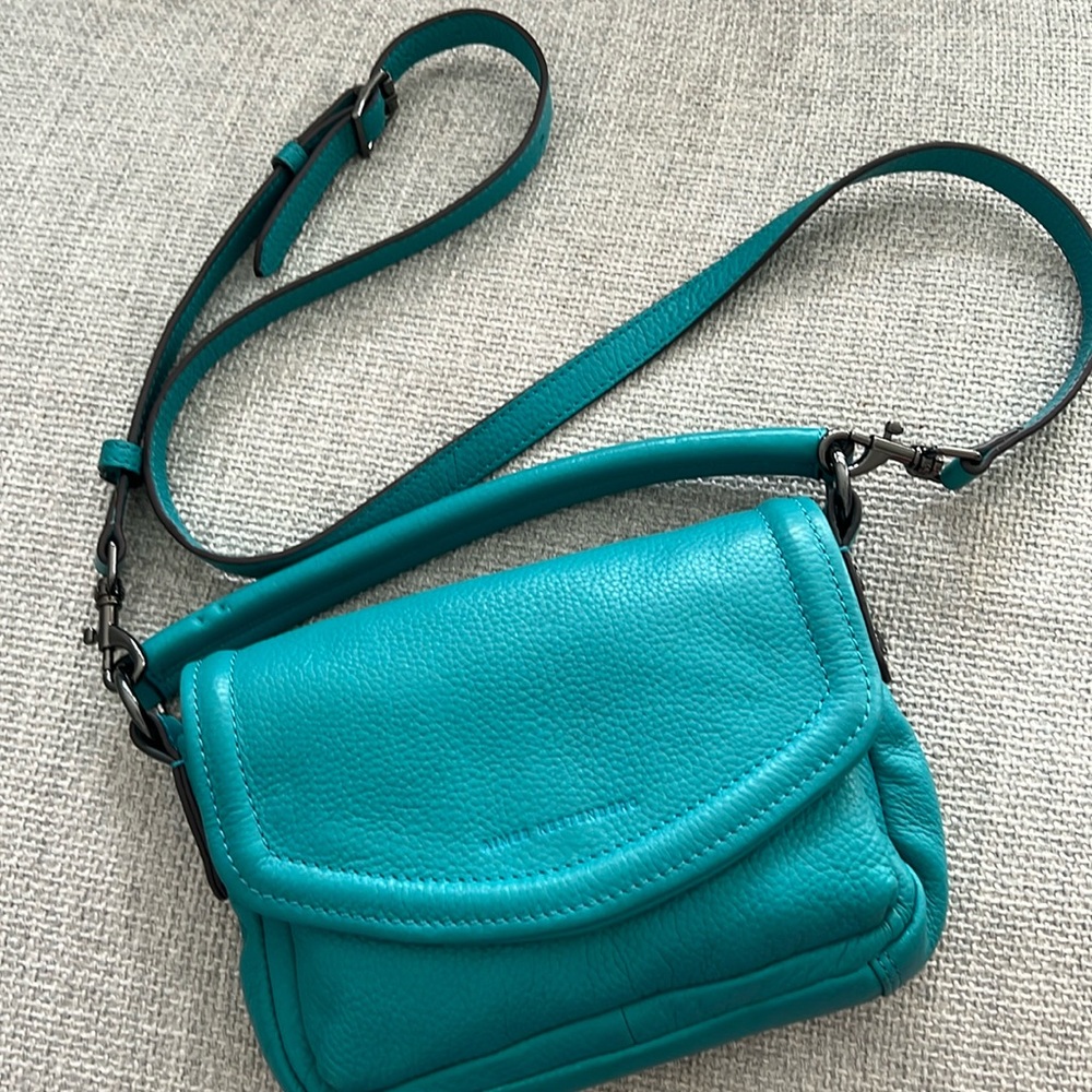 Leather crossbody bag 🩵